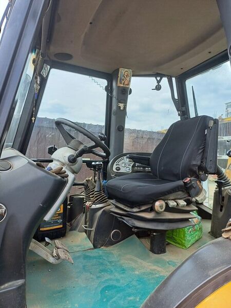 Vanzare Buldoexcavator Militari Residence