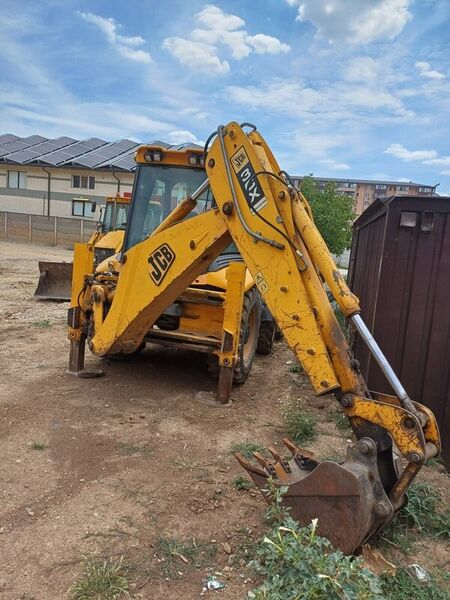 Vanzare Buldoexcavator Militari Residence