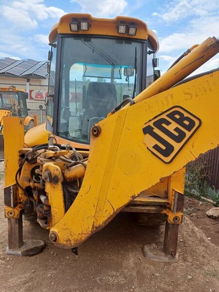 Vanzare Buldoexcavator Militari Residence