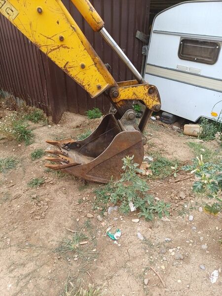 Vanzare Buldoexcavator Militari Residence